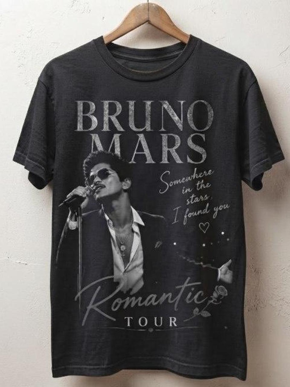 Gildan Black Bruno Mars Romantic Tour Graphic Tee